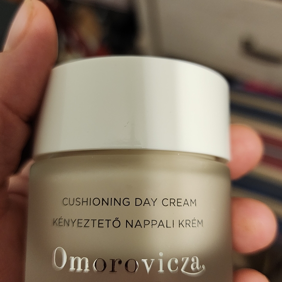 Omorovicza Cushioning Day Cream - White - Picture 4 of 6